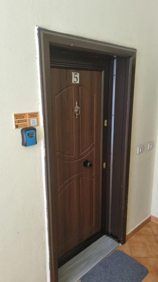 Liqeni Thate, Tirane Apartment Exterior foto