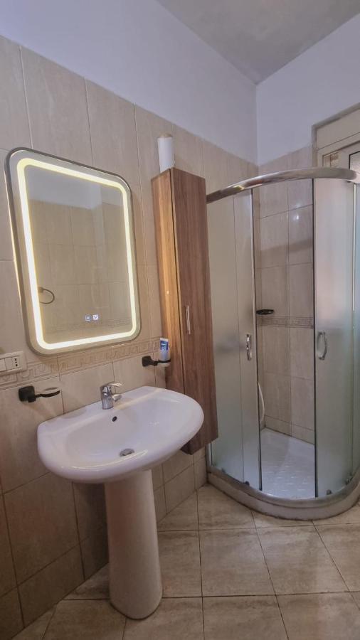 Liqeni Thate, Tirane Apartment Exterior foto